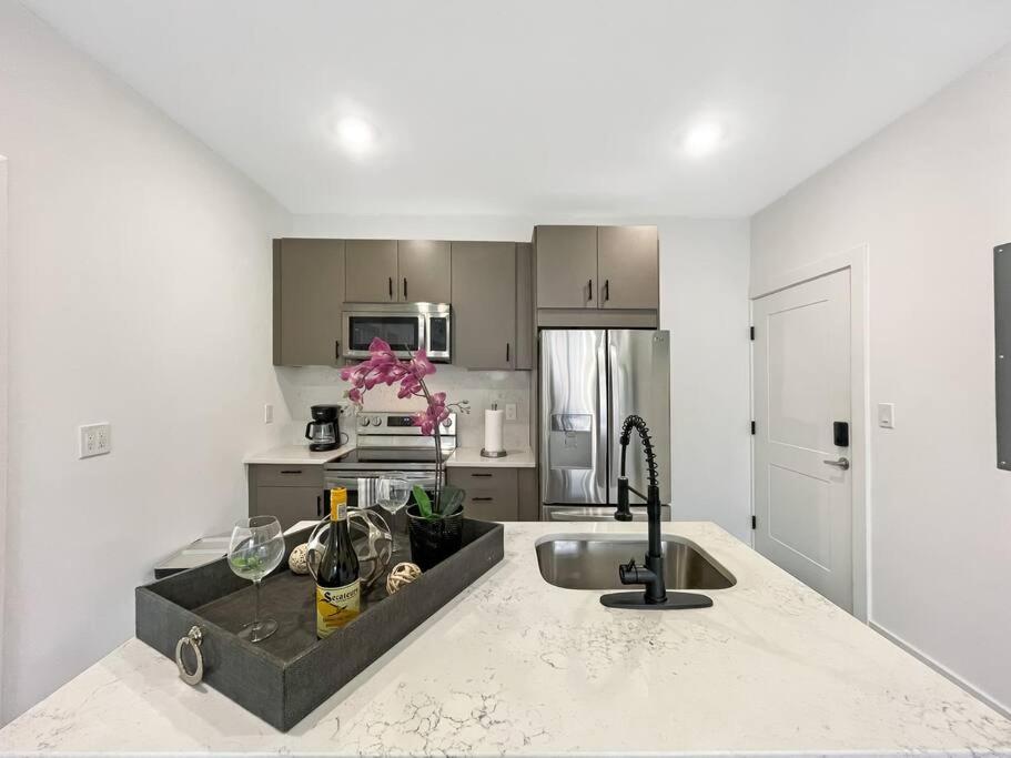 Central Dc Apt , City Skyline View , Close To All Washington Exterior photo